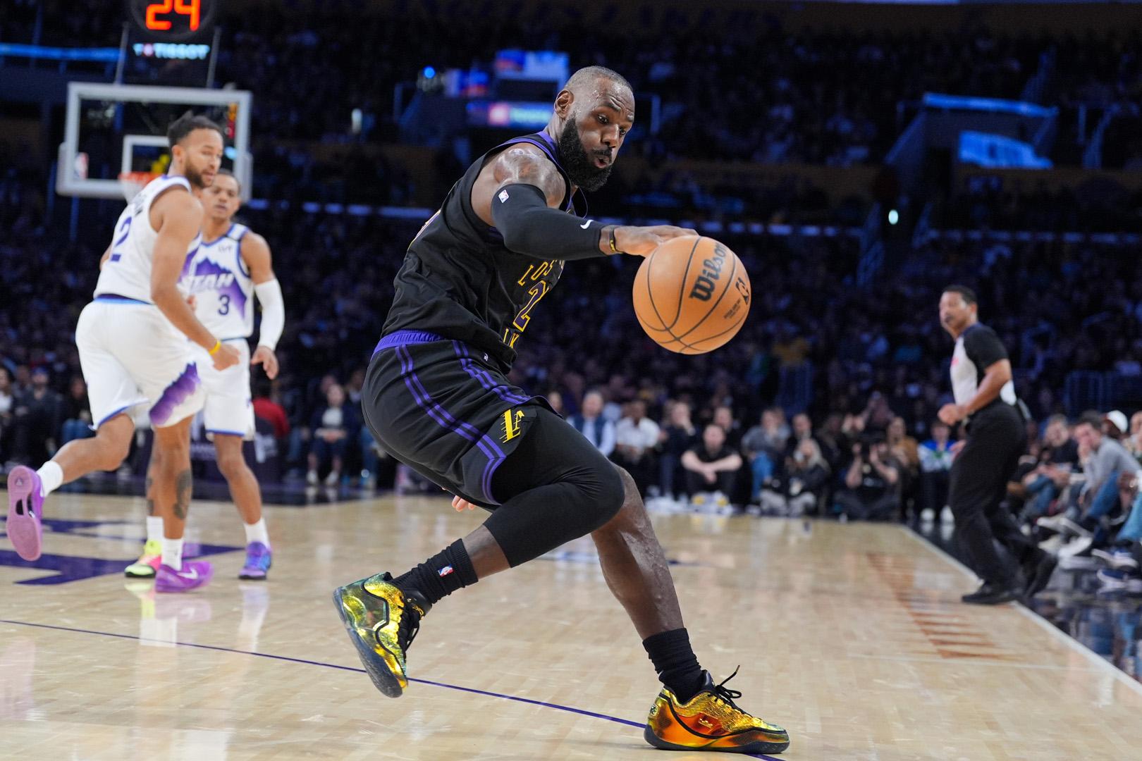 LeBron James Los Angeles'ta NBA tarihine geçti