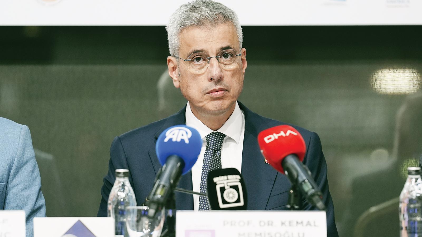 Sağlık Bakanı Memişoğlu: Böcek ailesinin tedavisinde sorun saptanmadı, soruşturma sürüyor