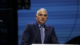 Bakan Ersoy'dan otellere erken rezervasyon çağrısı: Herkes elini taşın altına koymalı