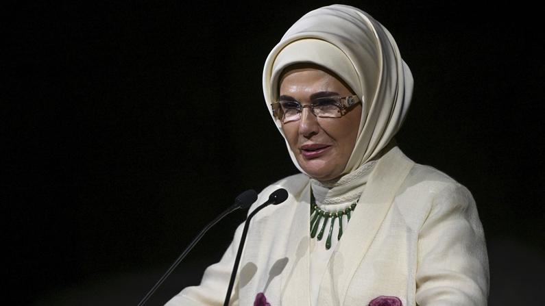 Emine Erdoğan'dan dünya liderlerine mesaj: Eğitim için önce çatışmaları ve eşitsizliği bitirin