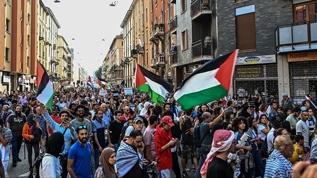 İtalya'da sokaklar İsrail yüzünden karıştı! Göstericiler, 'Filistin'e özgürlük' sloganı attı