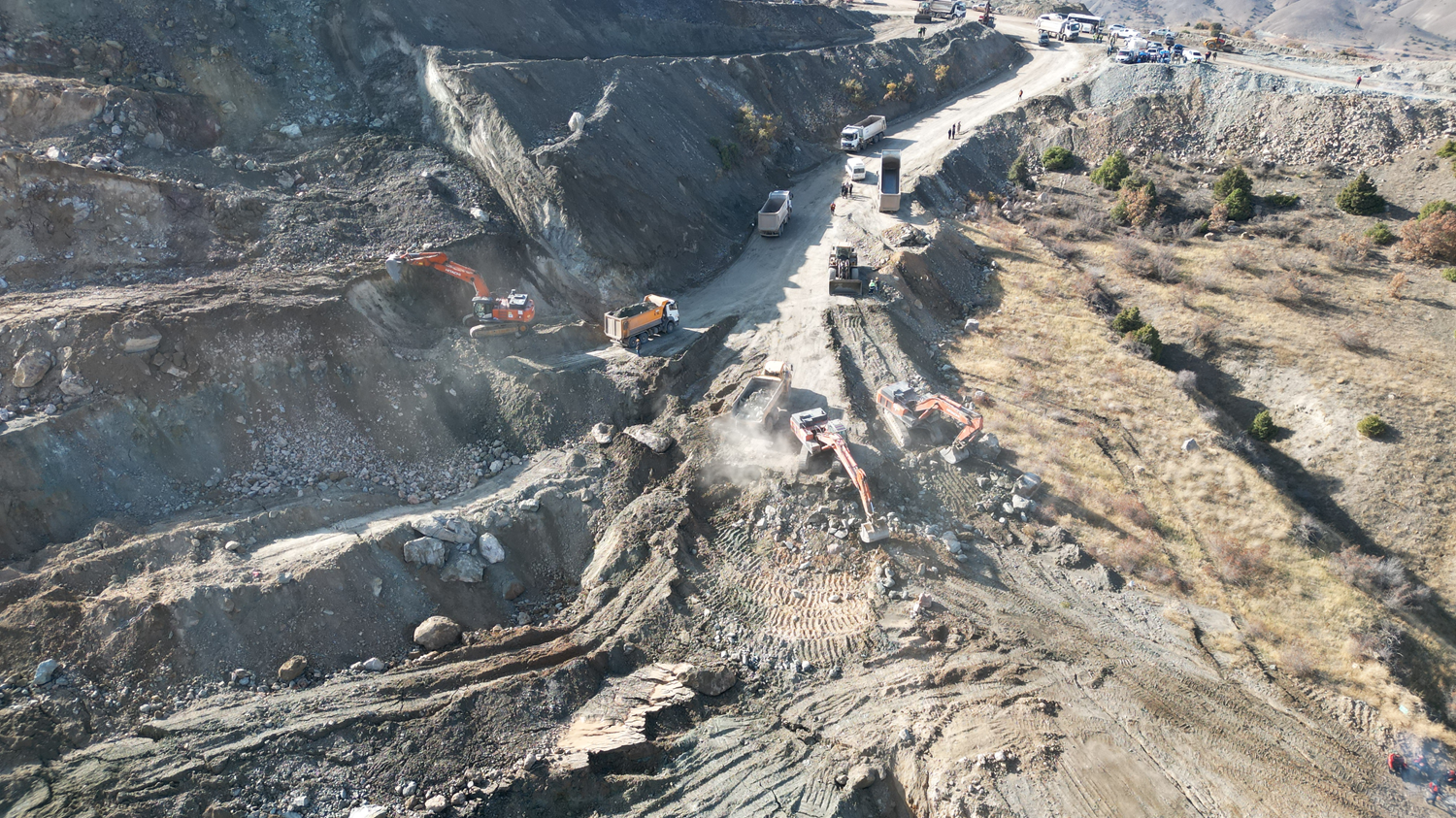 Maden ocağında göçük: Şantiye müdürü günlerdir aranıyor