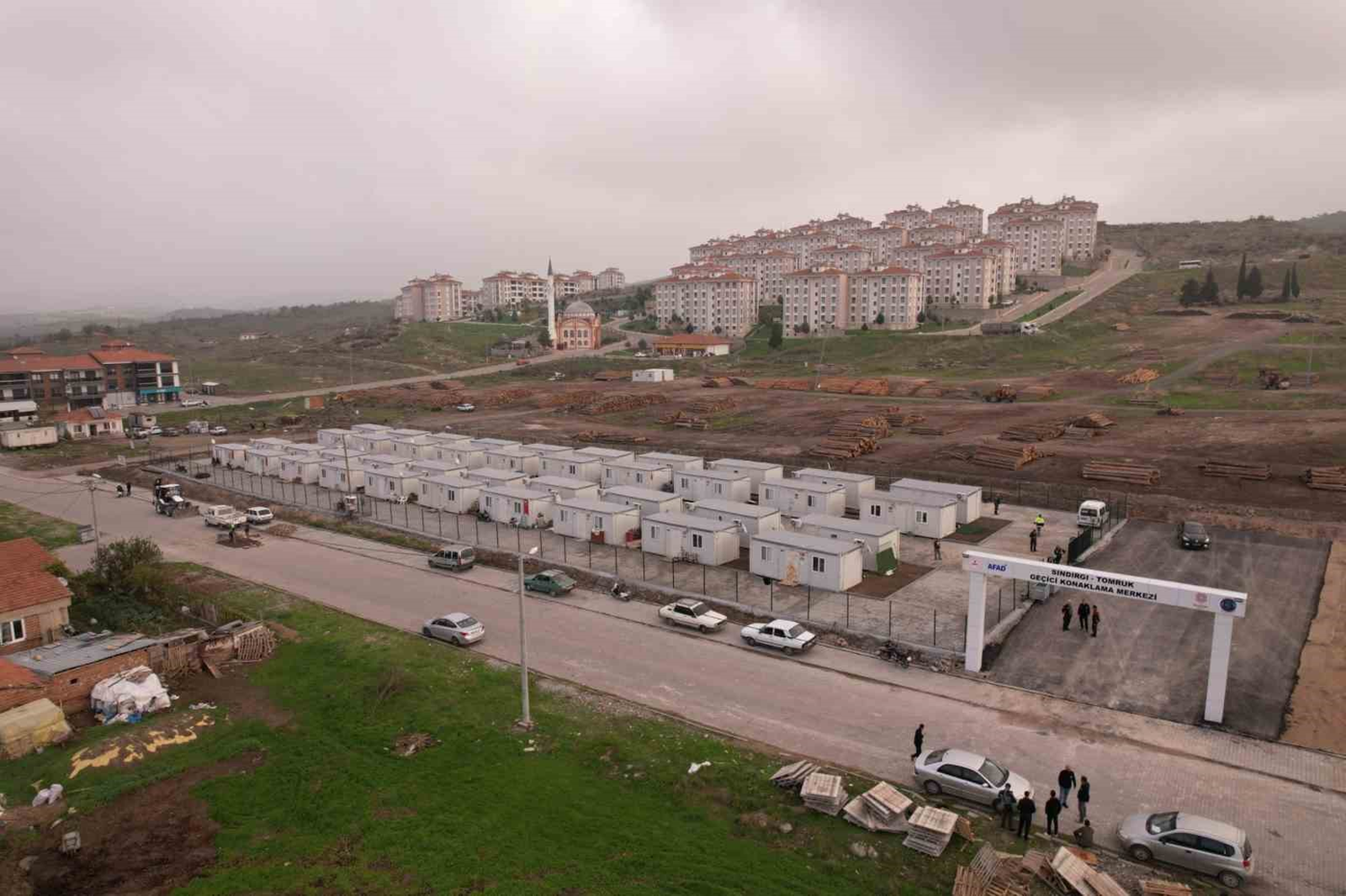 Sındırgı'da depremin yaraları sarılıyor: Geçici Yaşam Merkezi kuruldu