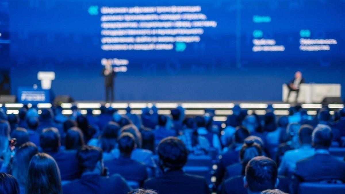 Türkiye e-Ticaret Haftası ikinci gününde devam ediyor: Elektronik ticaretin kurallarını belirleyen ülkelerden biriyiz