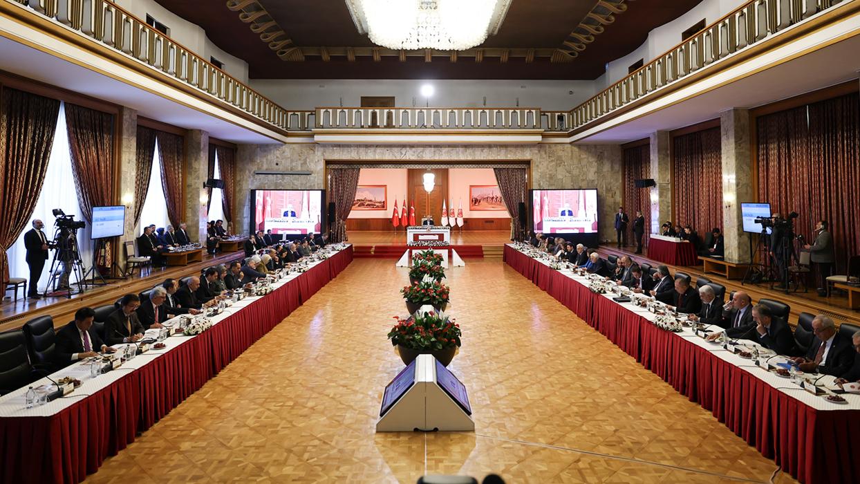 Terörsüz Türkiye hedefine doğru... Kardeşlik Komisyonu İmralı'ya gitti