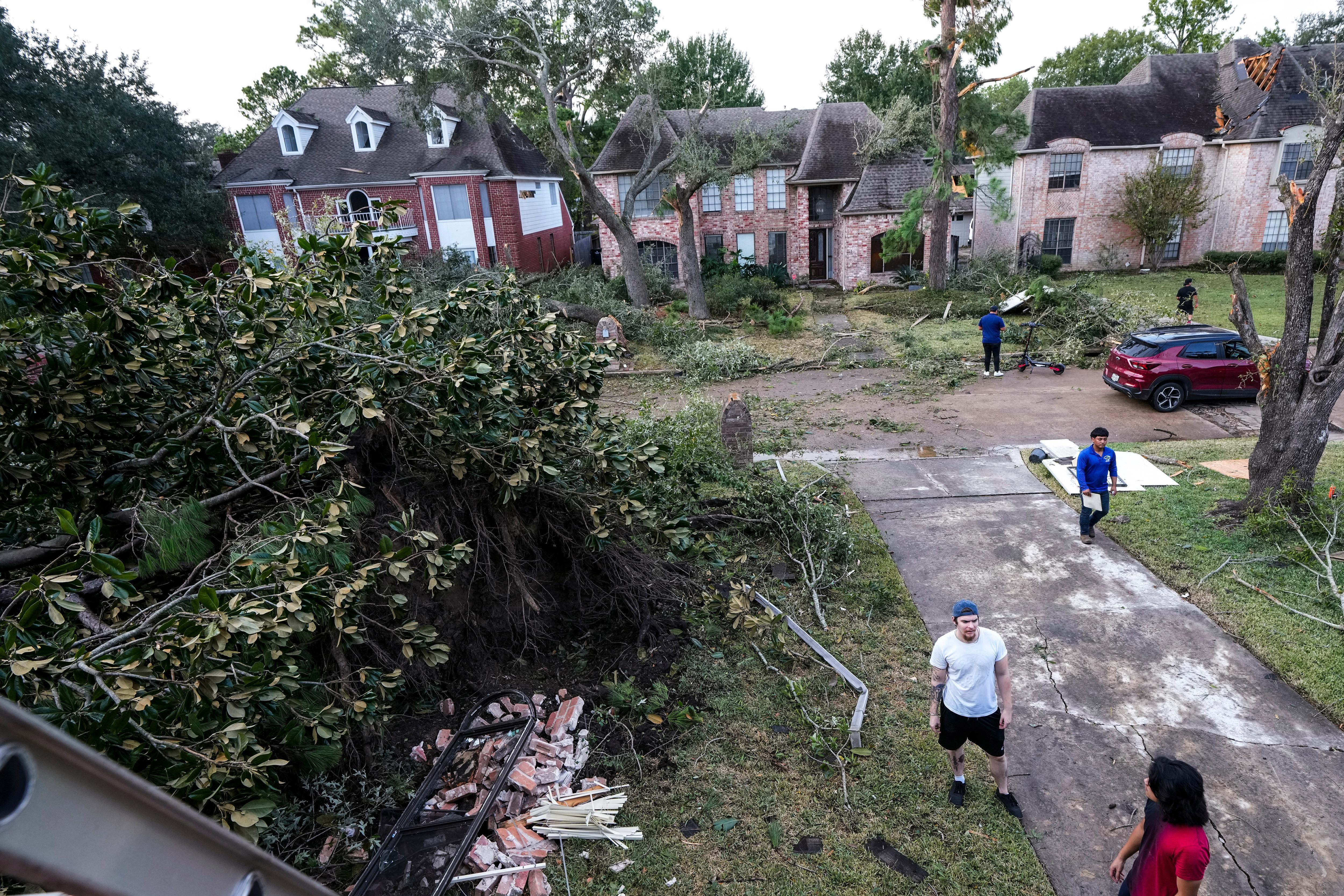 ABD'de kasırga binlerce kişiyi elektriksiz bıraktı
