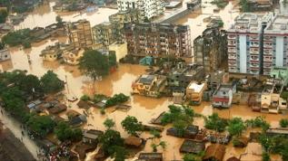 Tayland'ın güney bölgesini vuran tarihi sel: Elektrik kesintisi altında 30 bebek bekliyor