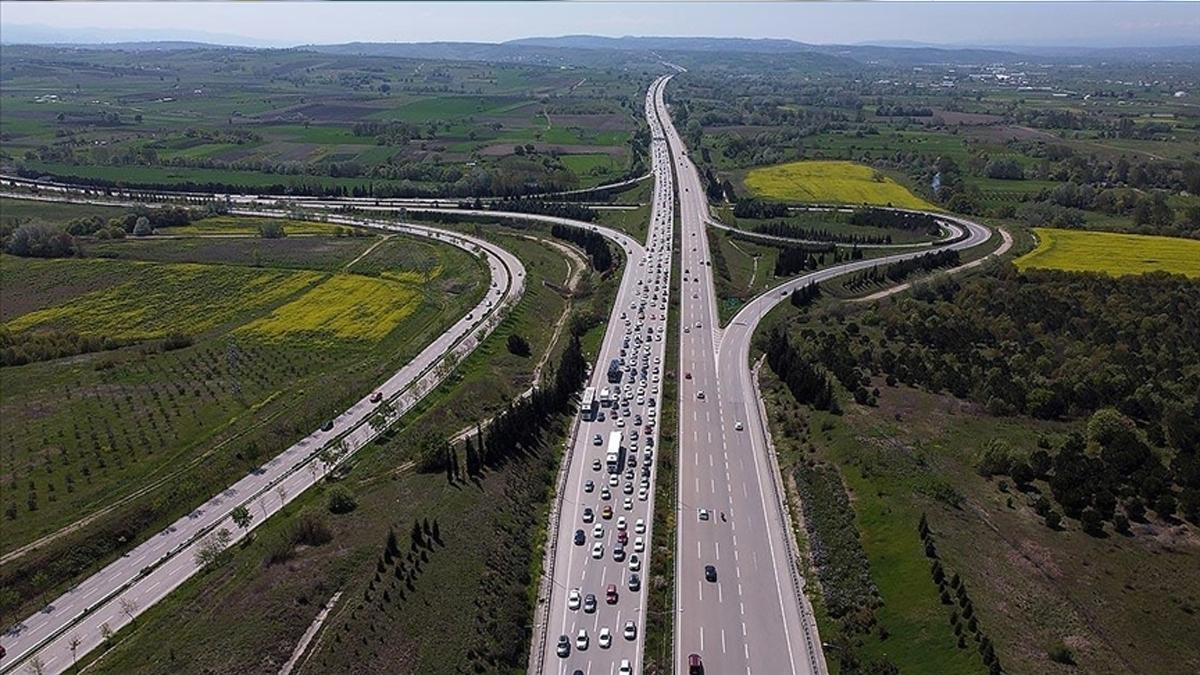 Karadeniz'den gelen trafiği rahatlatacak! İstanbul-Ankara arasına yeni otoyol müjdesi