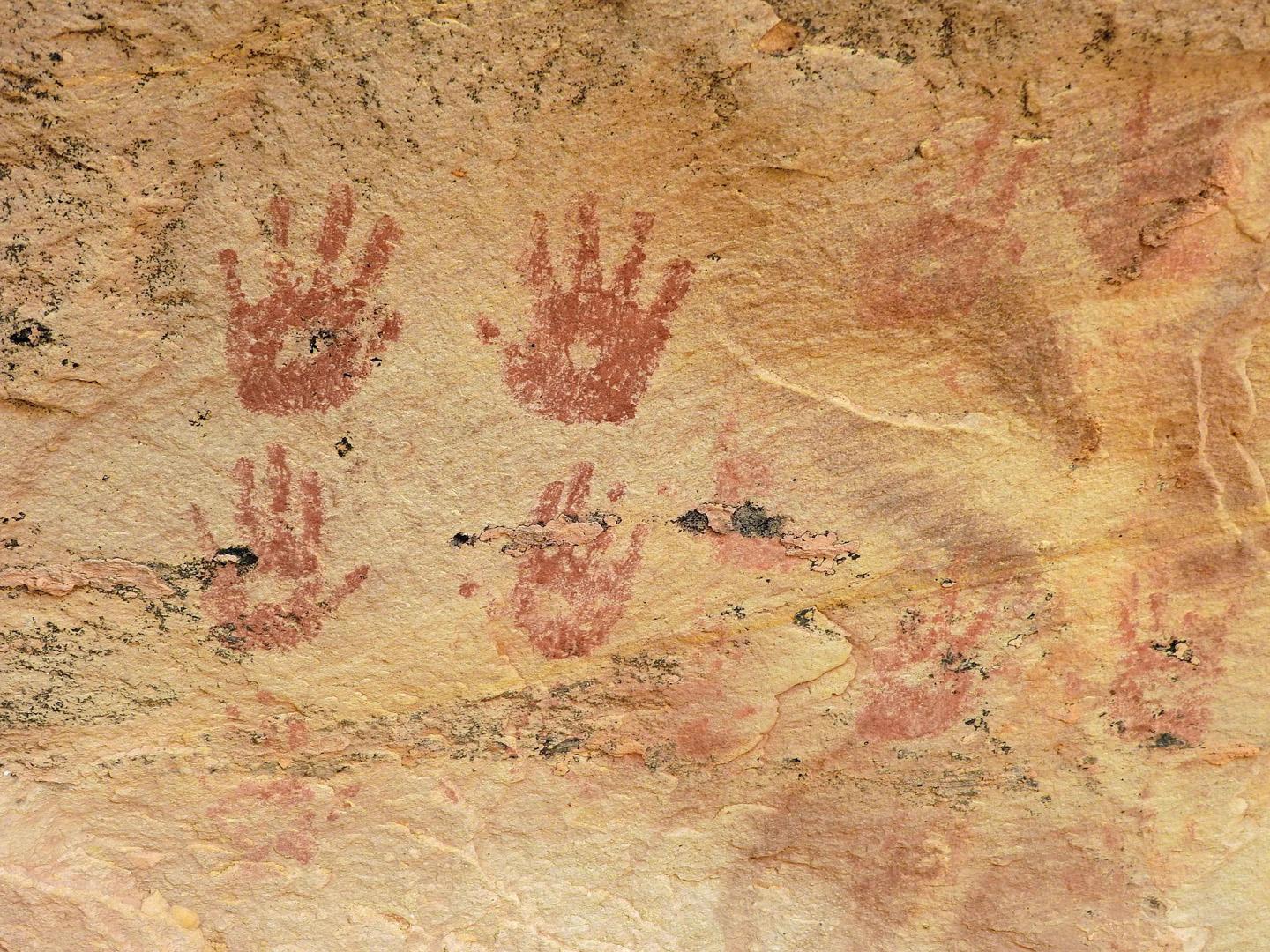 Tarih öncesi sanatın sırrı! El izleri 66 bin yıl öncesine uzanıyor