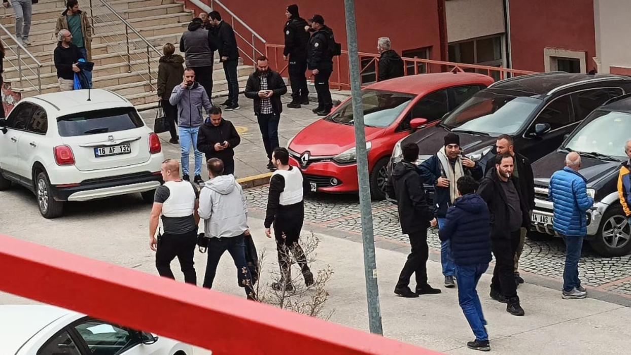 Üniversitede silahlı rehine krizi... Özel Harekat ekipleri bölgede