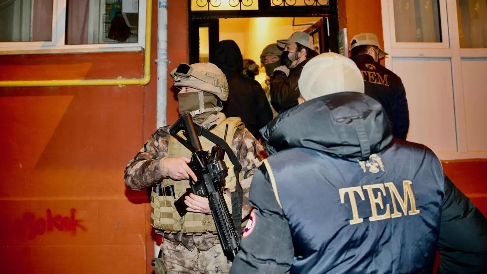 İzmir merkezli 17 ilde DEAŞ operasyonunda 26 şüpheli gözaltına alındı