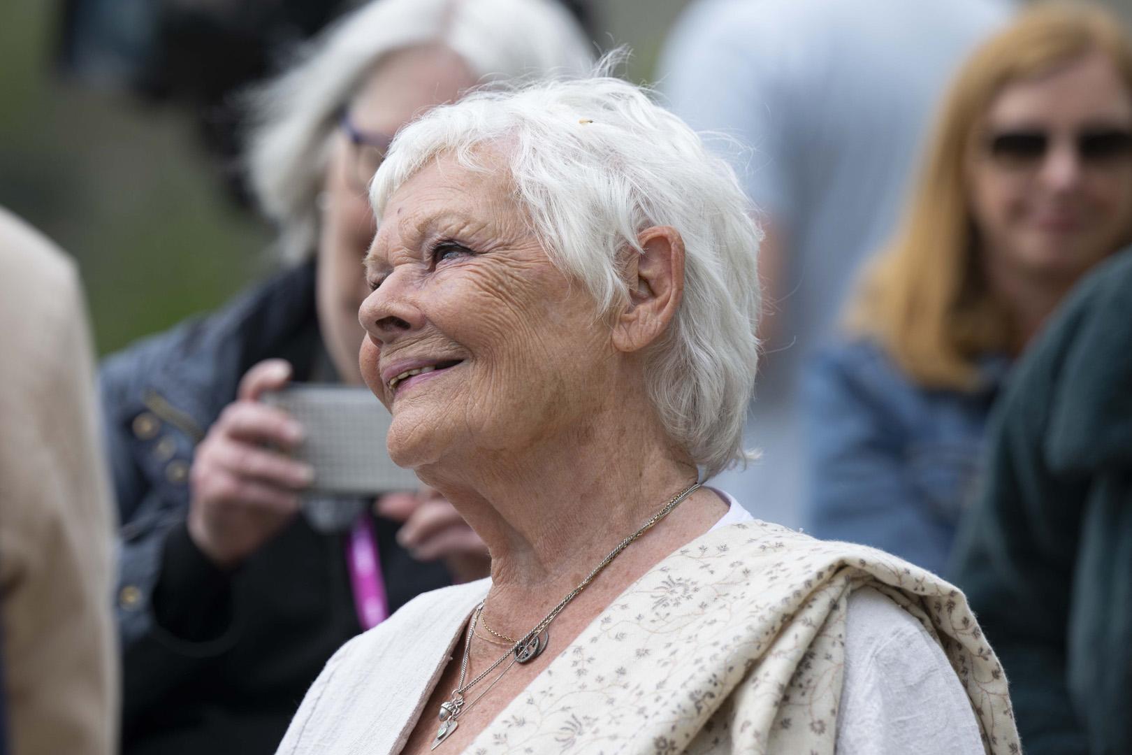 Judi Dench'in hayatını değiştiren hastalık: hiçbir şey göremiyorum