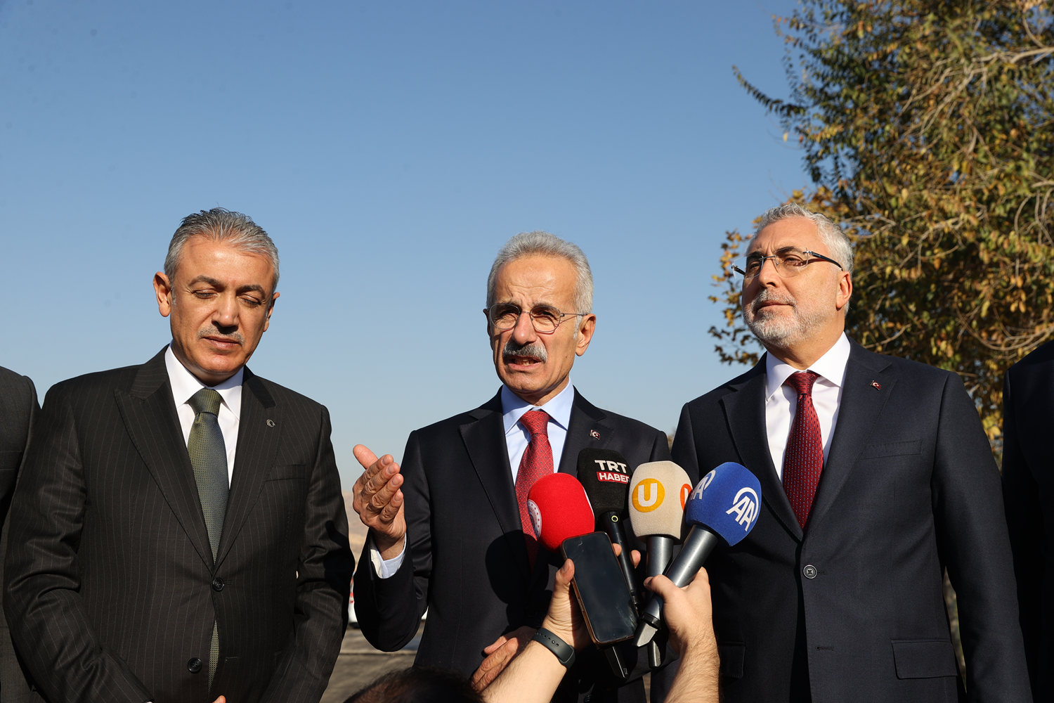 Bakan Uraloğlu kentte trafik yoğunluğuna neden olan 4 noktaya dikkati çekti: O kavşaklara çözüm üreteceğiz