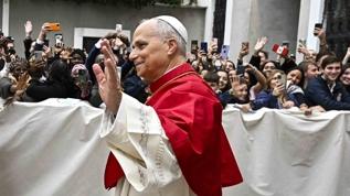 İstanbul'da Papa heyecanı! Katedral çevresinde yoğun kalabalık
