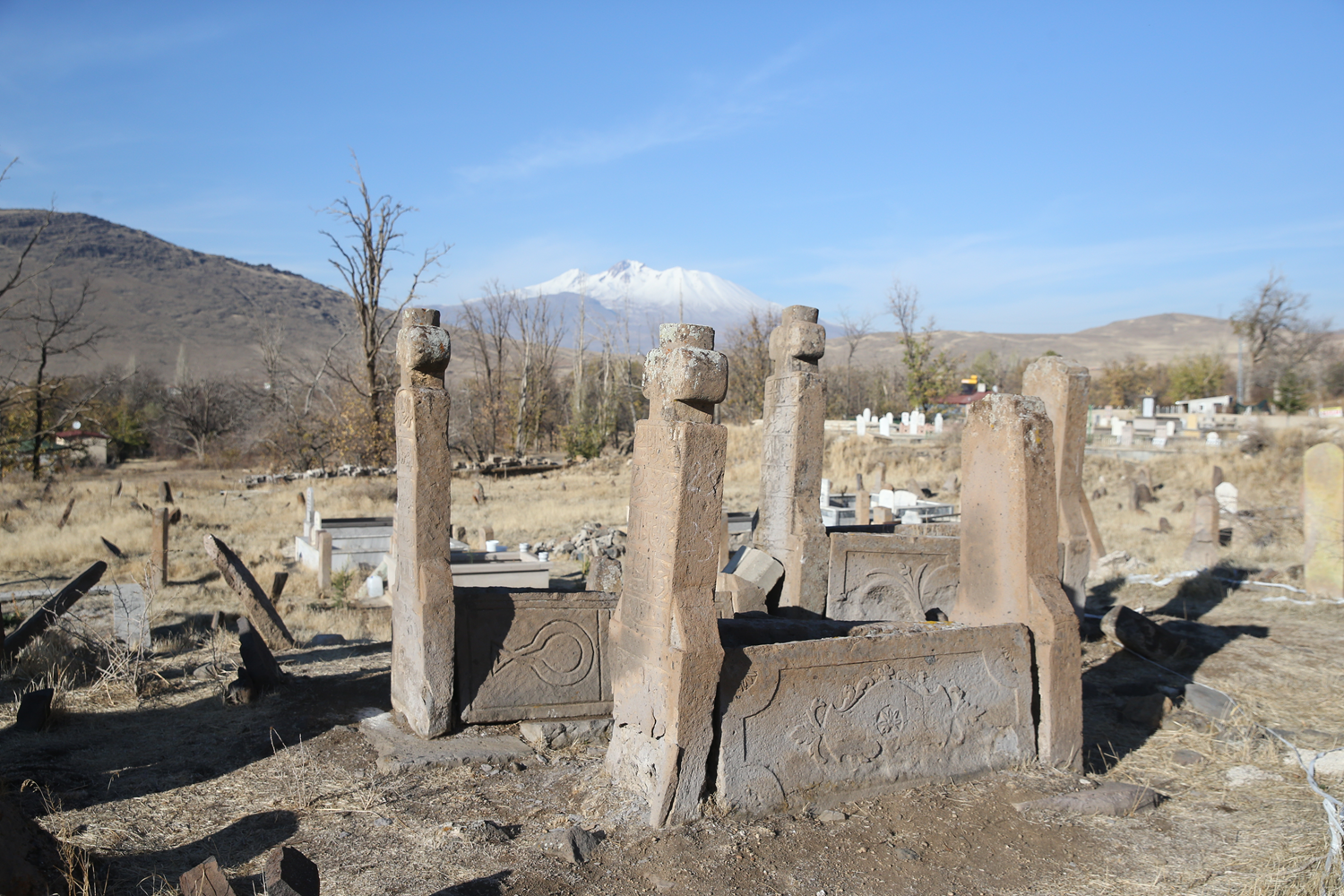 Mezarlıkta saklı kalan tarih! Türk boyları ve Osmanlı dönemi izleri belgelendi