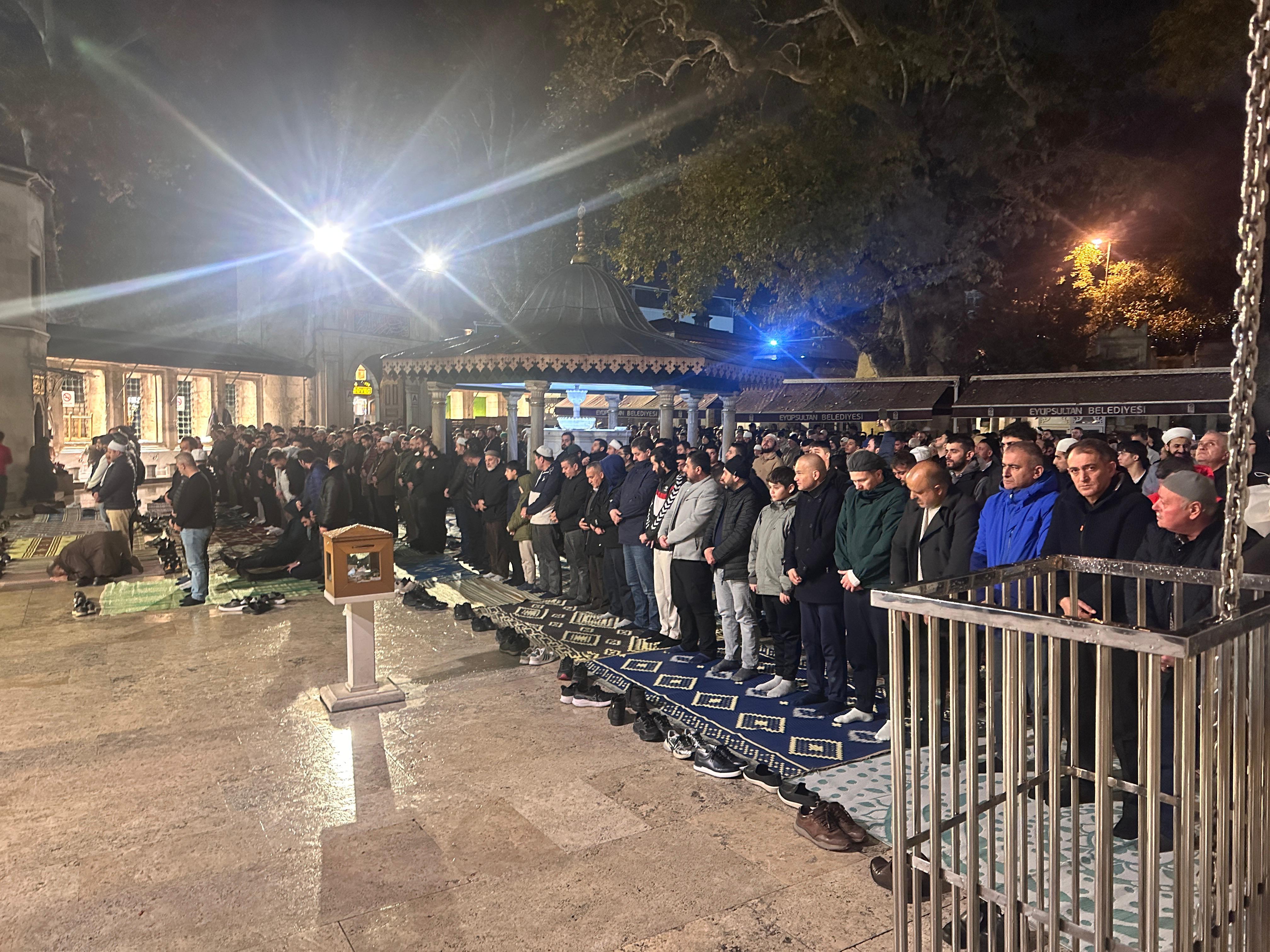 Gazze için Eyüpsultan'da binlerce veli ve öğrenci bir araya geldi