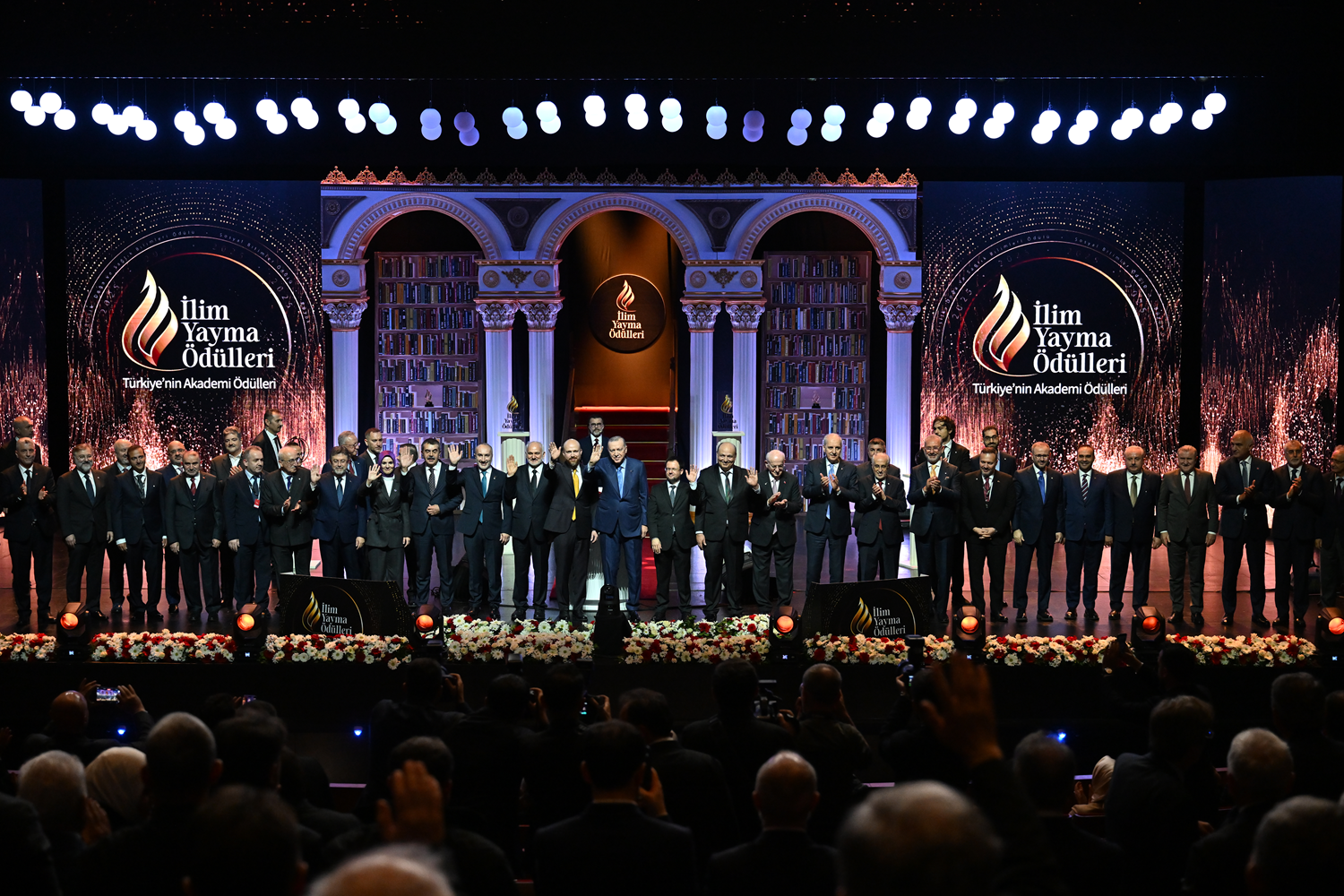 Kazanan isimler belli oldu... İlim Yayma Ödülleri sahiplerini buldu