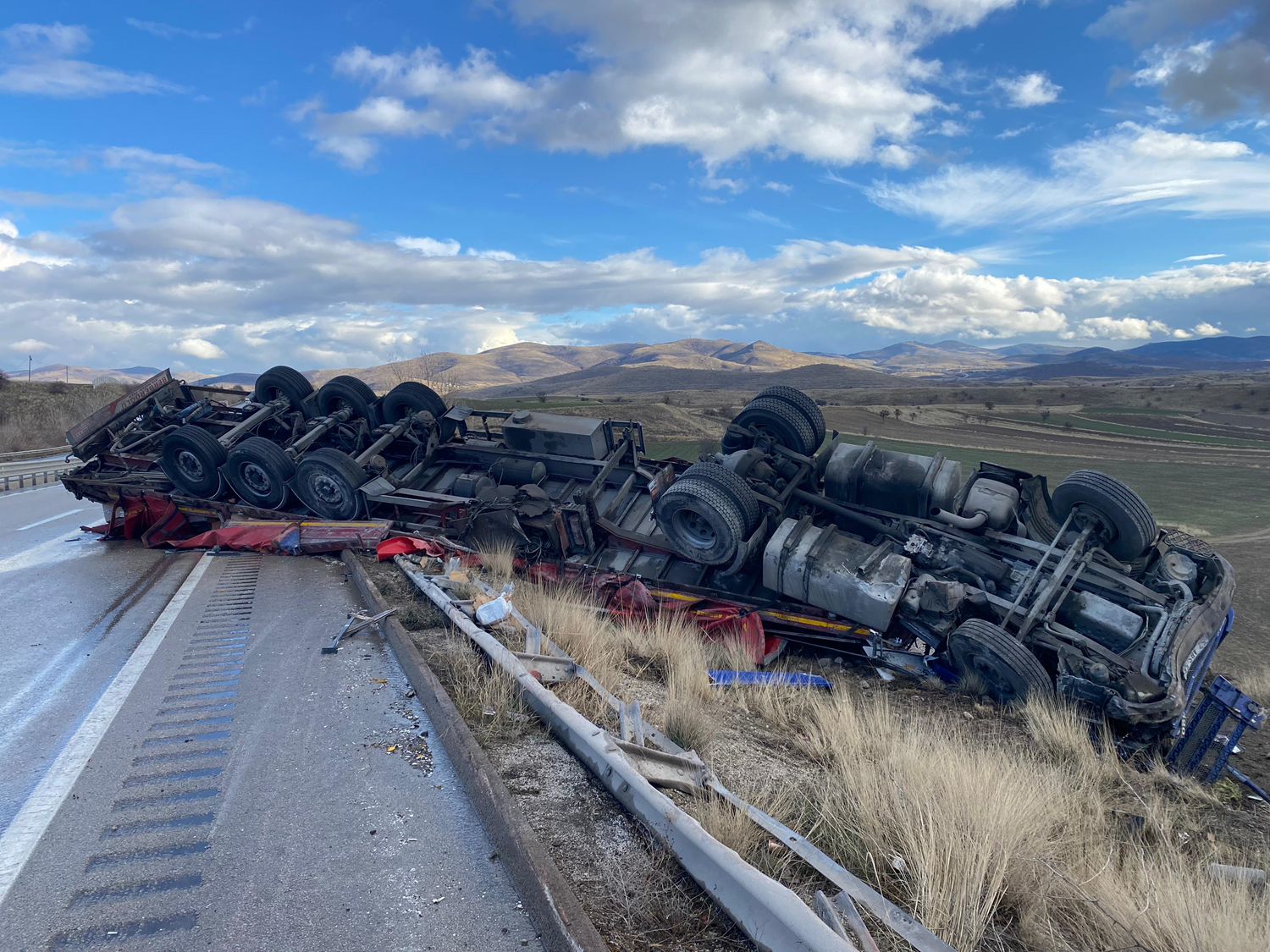 Çankırı'da aynı bölgede 2 trafik kazası: 2 yaralı