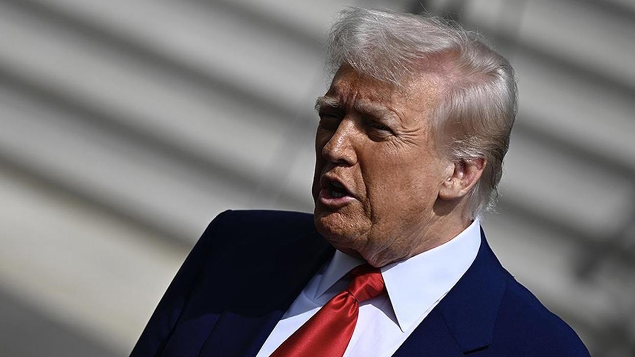 Trump iltica başvurularını "uzun süre" askıya alacaklarını söyledi