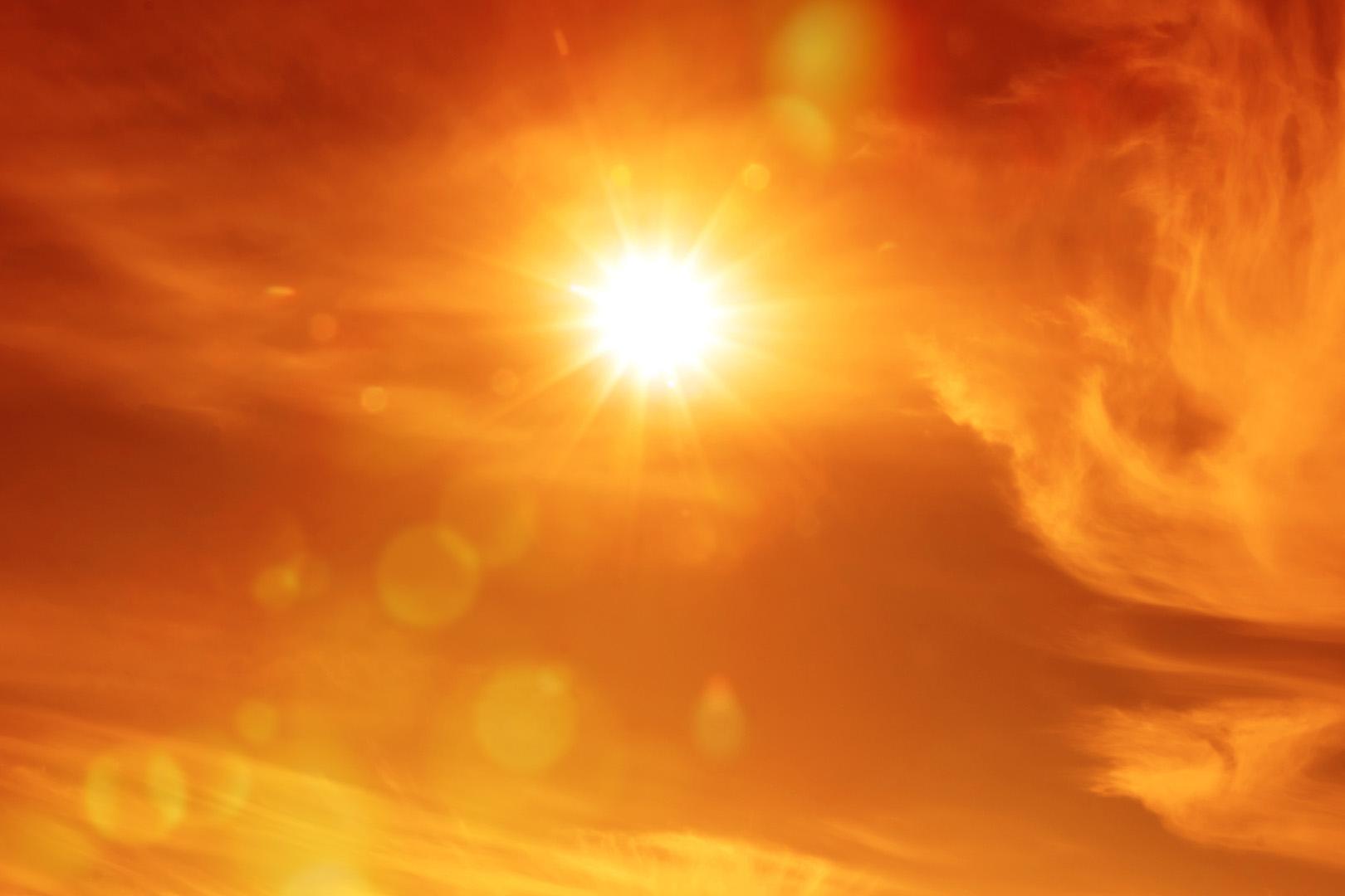 Dünya'yı tehdit eden dev güneş lekesi ortaya çıktı