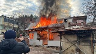 Tokat'ta tek katlı ev yangında kullanılamaz hale geldi