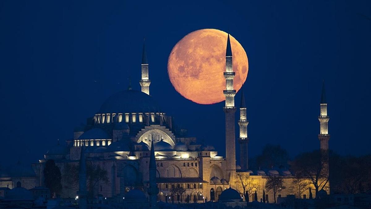 2025'in son dolunayı perige etkisiyle gökyüzünde büyüyecek