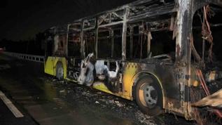 Arnavutköy'de İETT otobüsü alevlere teslim oldu