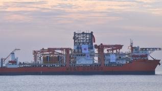 Türkiye'nin 6'ıncı sondaj gemisi West Dorado Mersin'e ulaştı