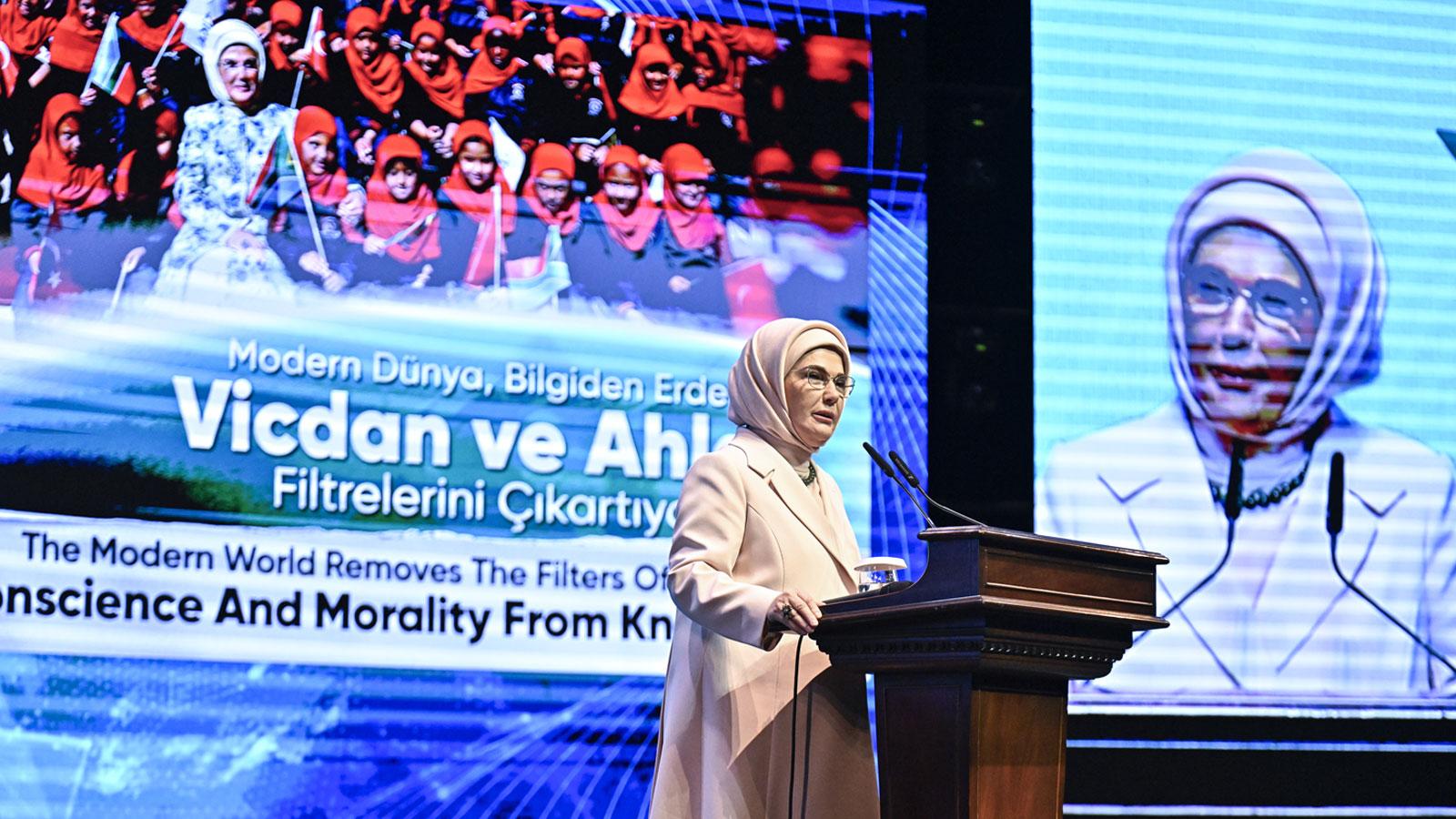 Emine Erdoğan'dan ''yapay zeka'' çıkışı: Gazze'de savaş suçlusuna dönüştü