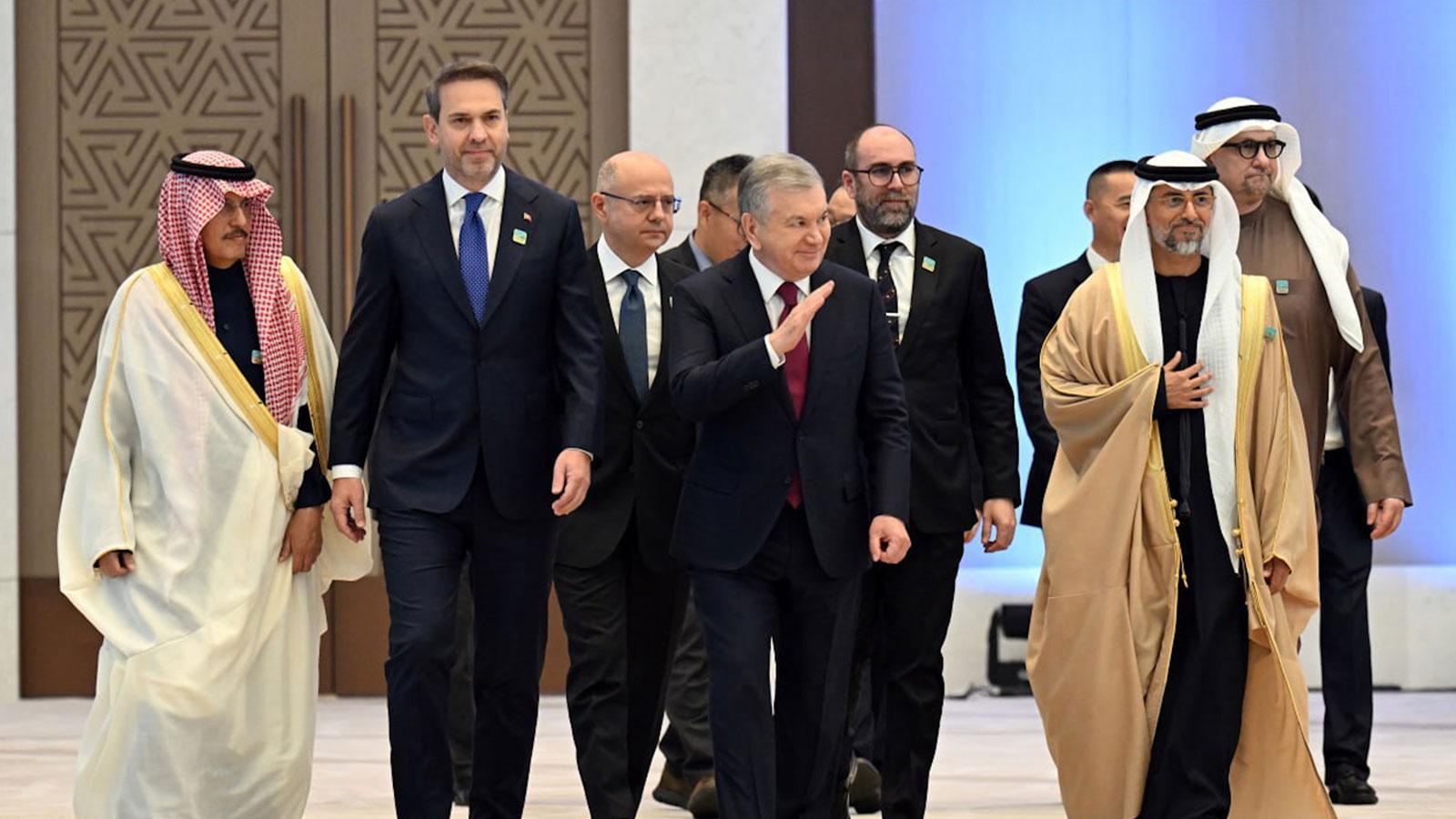 Enerji ve Tabii Kaynaklar Bakanı Bayraktar, Özbekistan'da enerji projelerinin tanıtım etkinliğine katıldı: