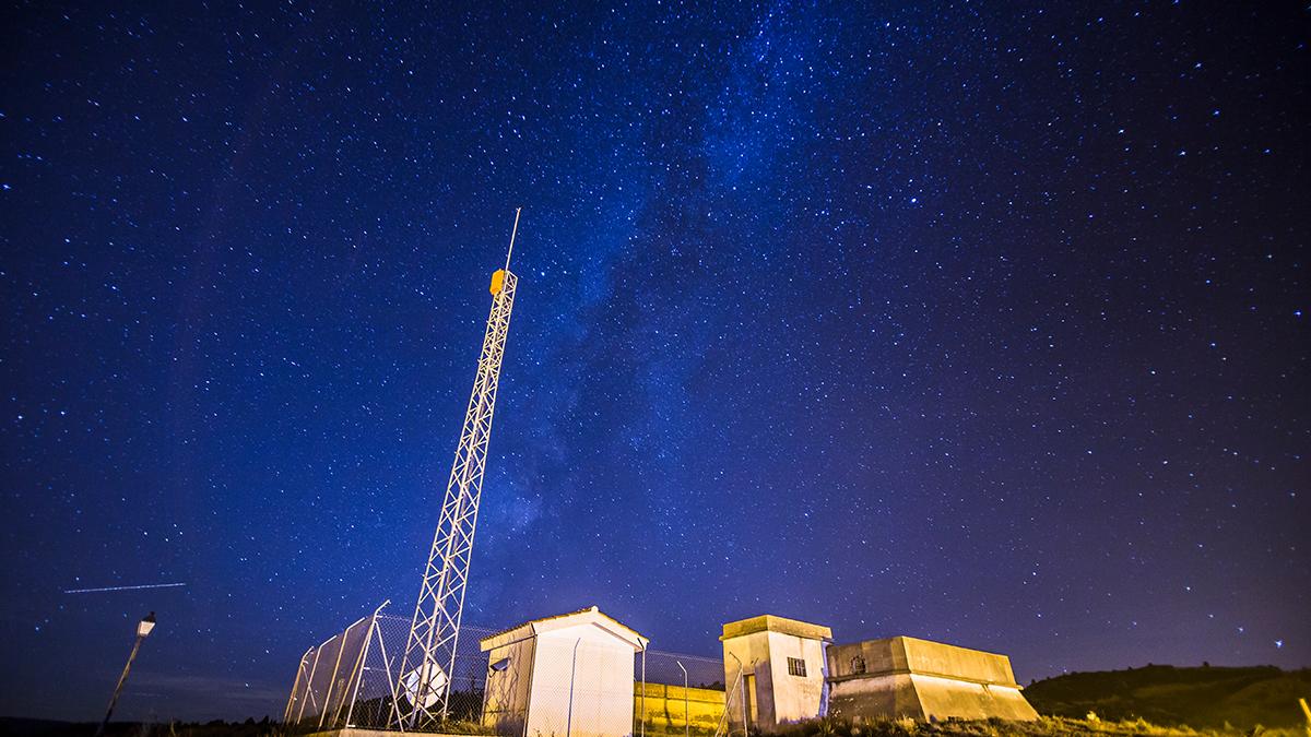 Gökbilimciler kozmosun derinliklerinde çift halka sistemi keşfetti