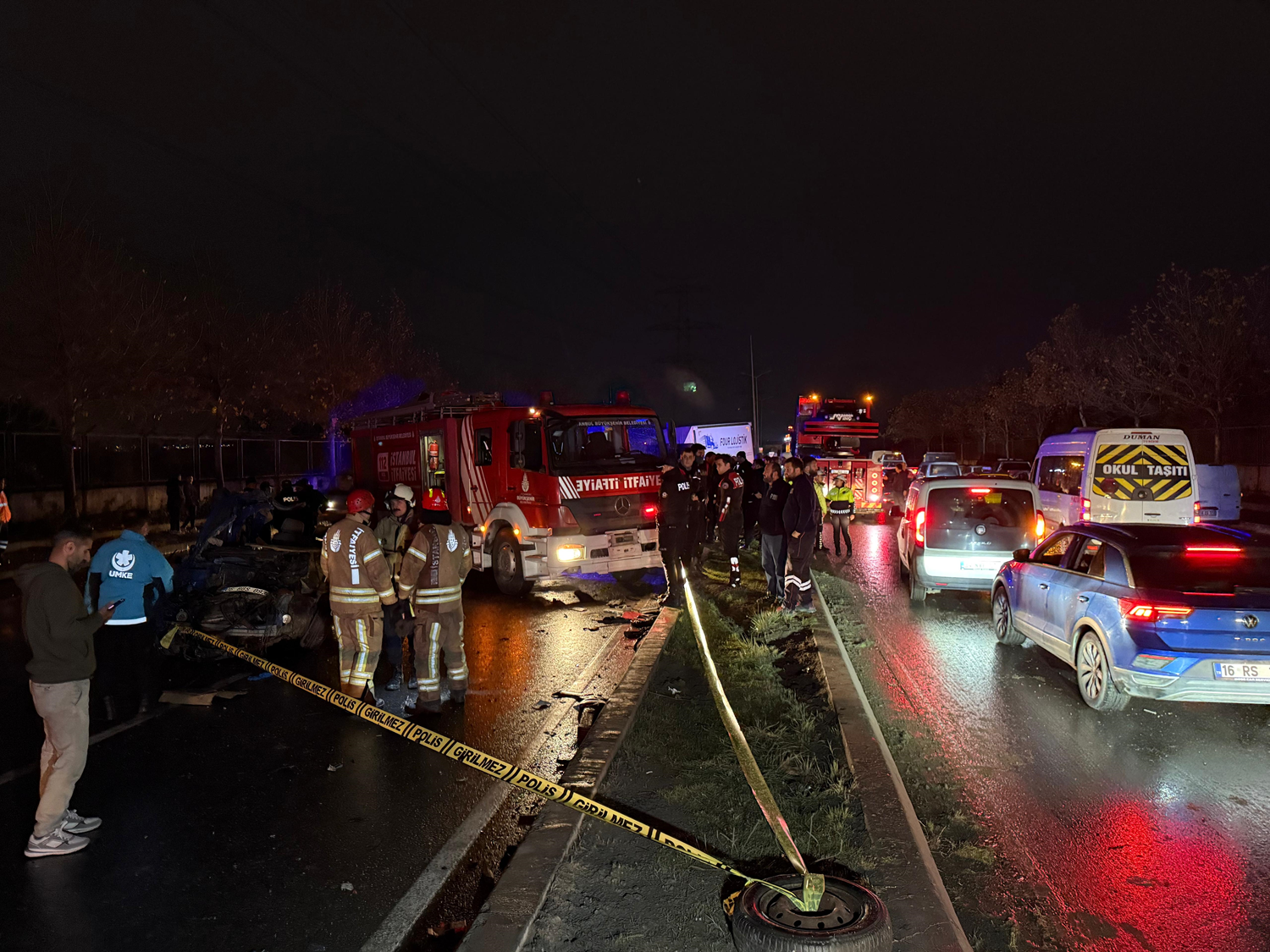 İstanbul'da zincirleme kaza: 2 kişi öldü, 5 kişi yaralandı