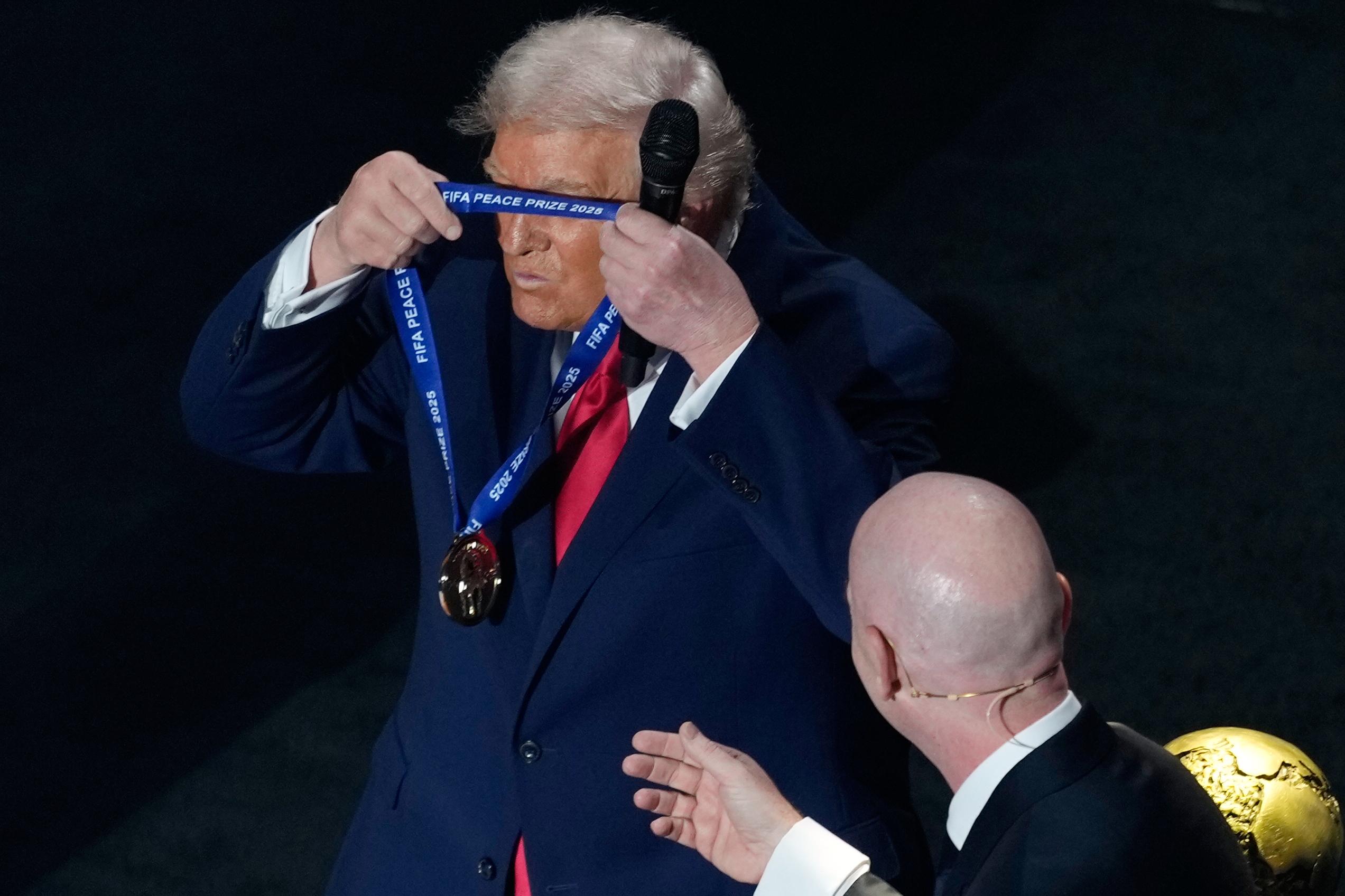 Trump'a 'Nobel' tesellisi! Barış Ödülü FIFA'dan geldi