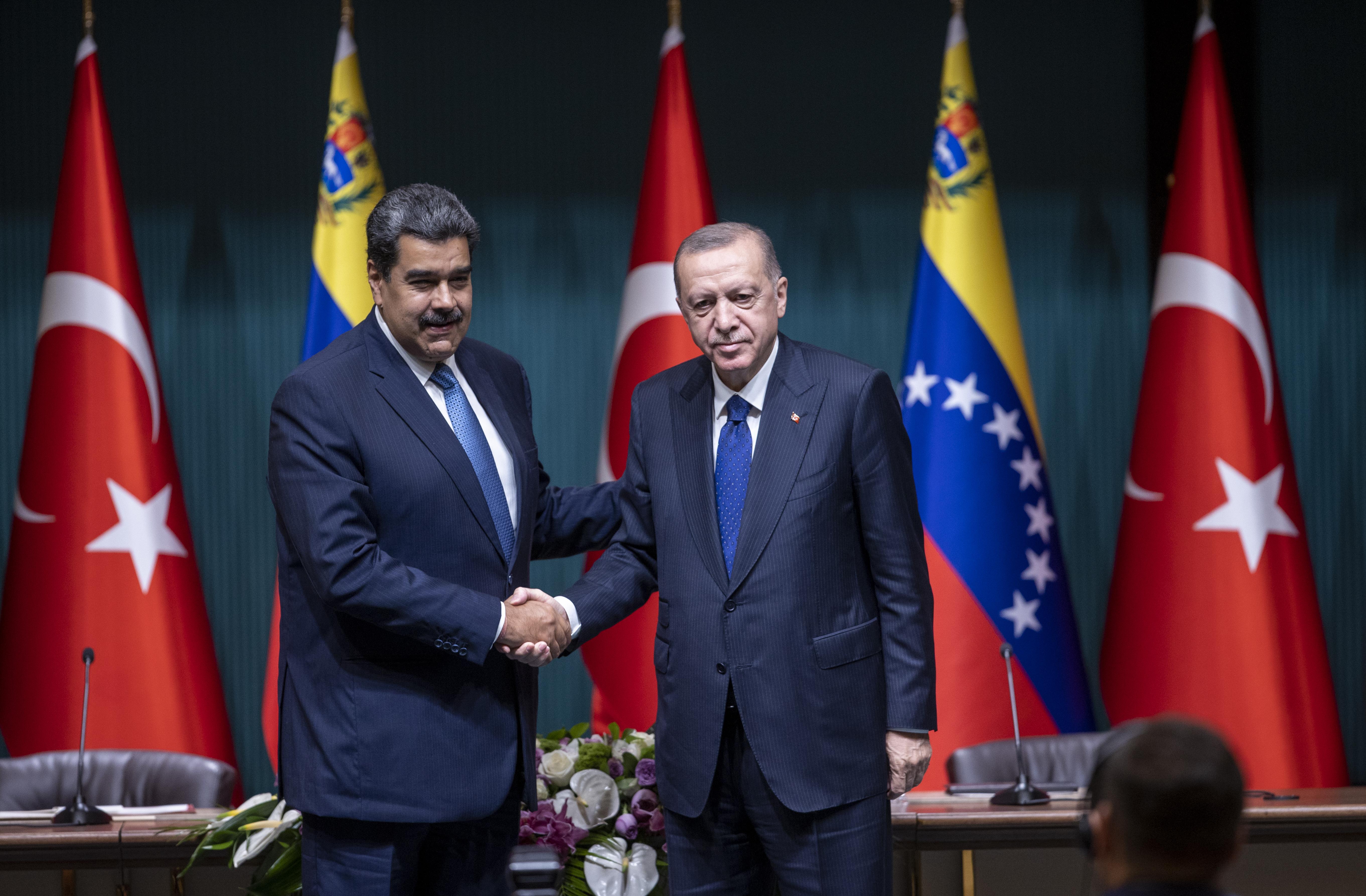ABD-Venezuela gerilimi masada! Cumhurbaşkanı Erdoğan, Maduro ile görüştü