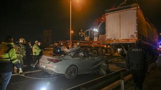 Ankara'da tıra çarpan otomobildeki 2 kişi öldü, 1 kişi ağır yaralandı