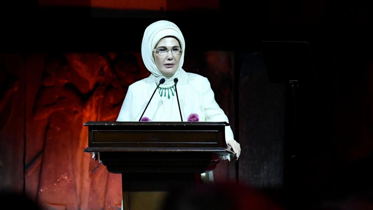 Emine Erdoğan'dan "5. İstanbul Eğitim Zirvesi" paylaşımı