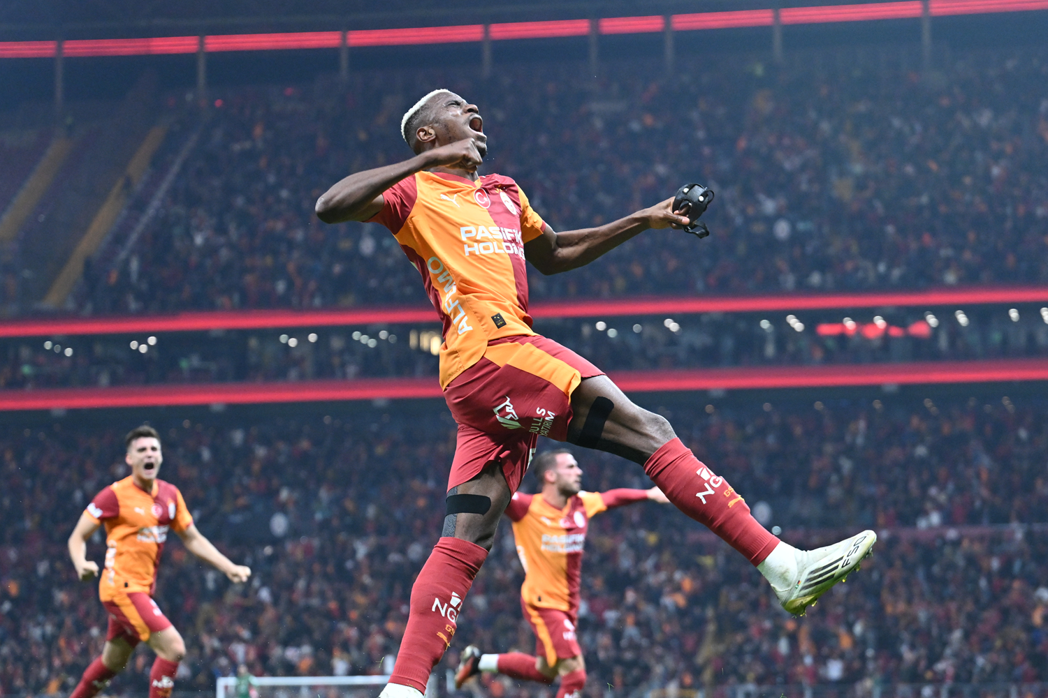 Galatasaray'da Osimhen şov! Aslan son nefeste kazandı