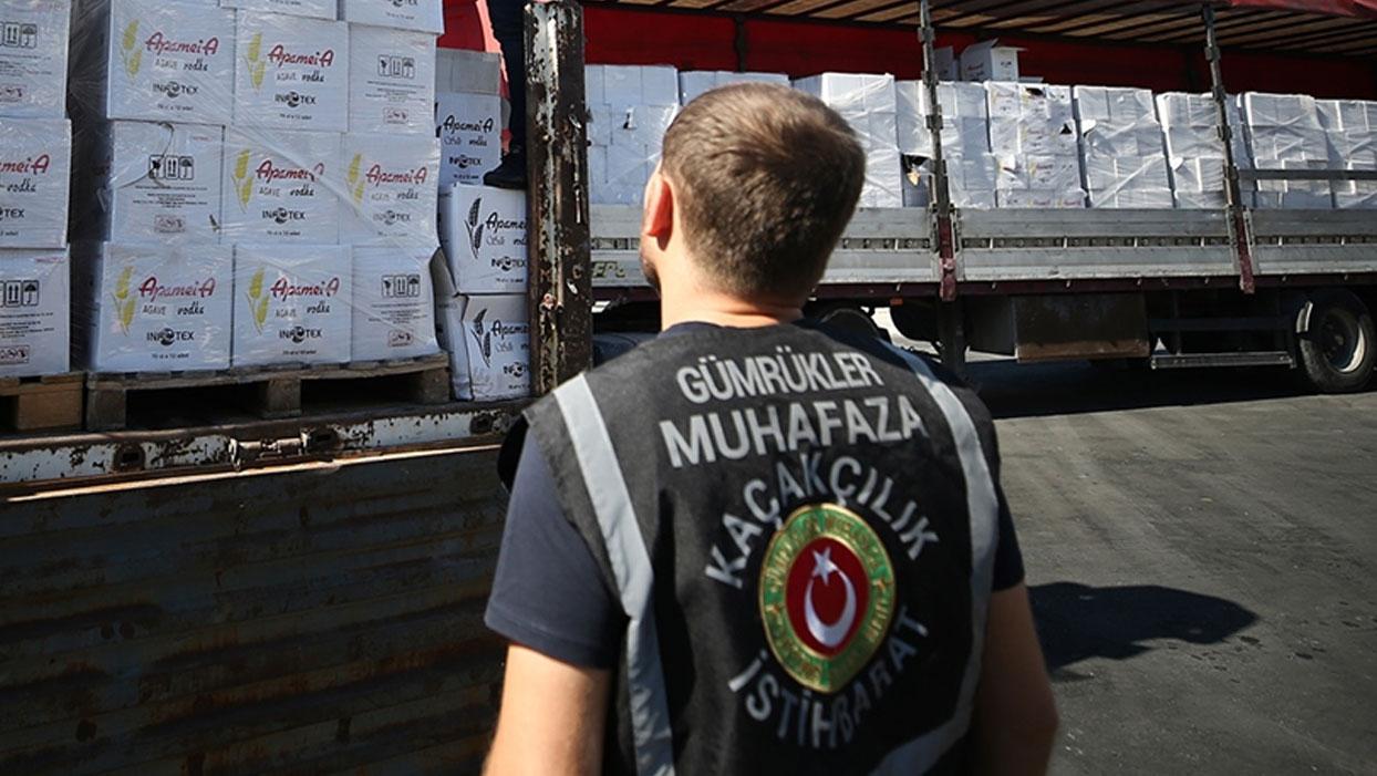 Gümrük Muhafaza'dan zehir tacirlerine darbe... Kilolarca uyuşturucu ele geçirildi