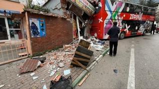 Ortalık savaş alanına döndü! Öğrenci otobüsü manava daldı