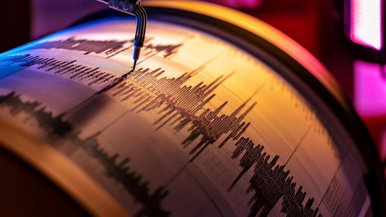 Son dakika... Antalya'da 4,9 büyüklüğünde korkutan deprem!