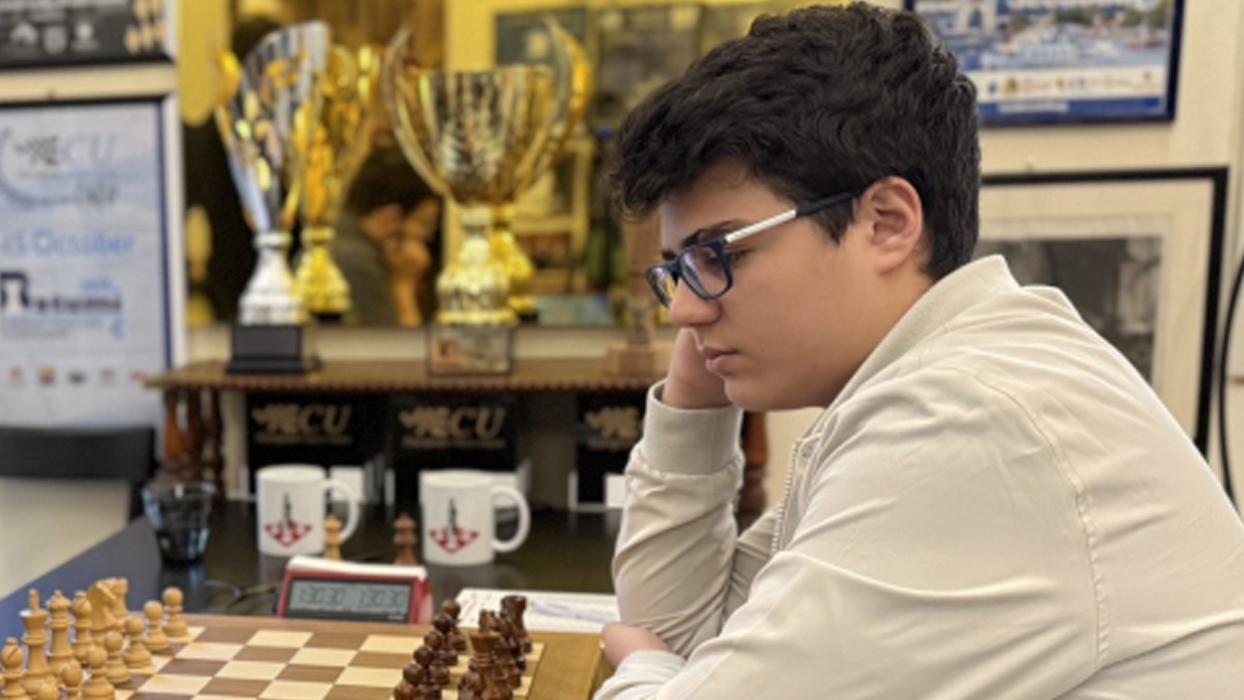 Büyükusta Yağız Kaan Erdoğmuş, Fransız şampiyonu mat etti