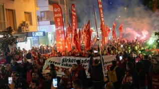 CHP'li belediyeye işçilerden tepki... Meşalelerle eylem yaptılar