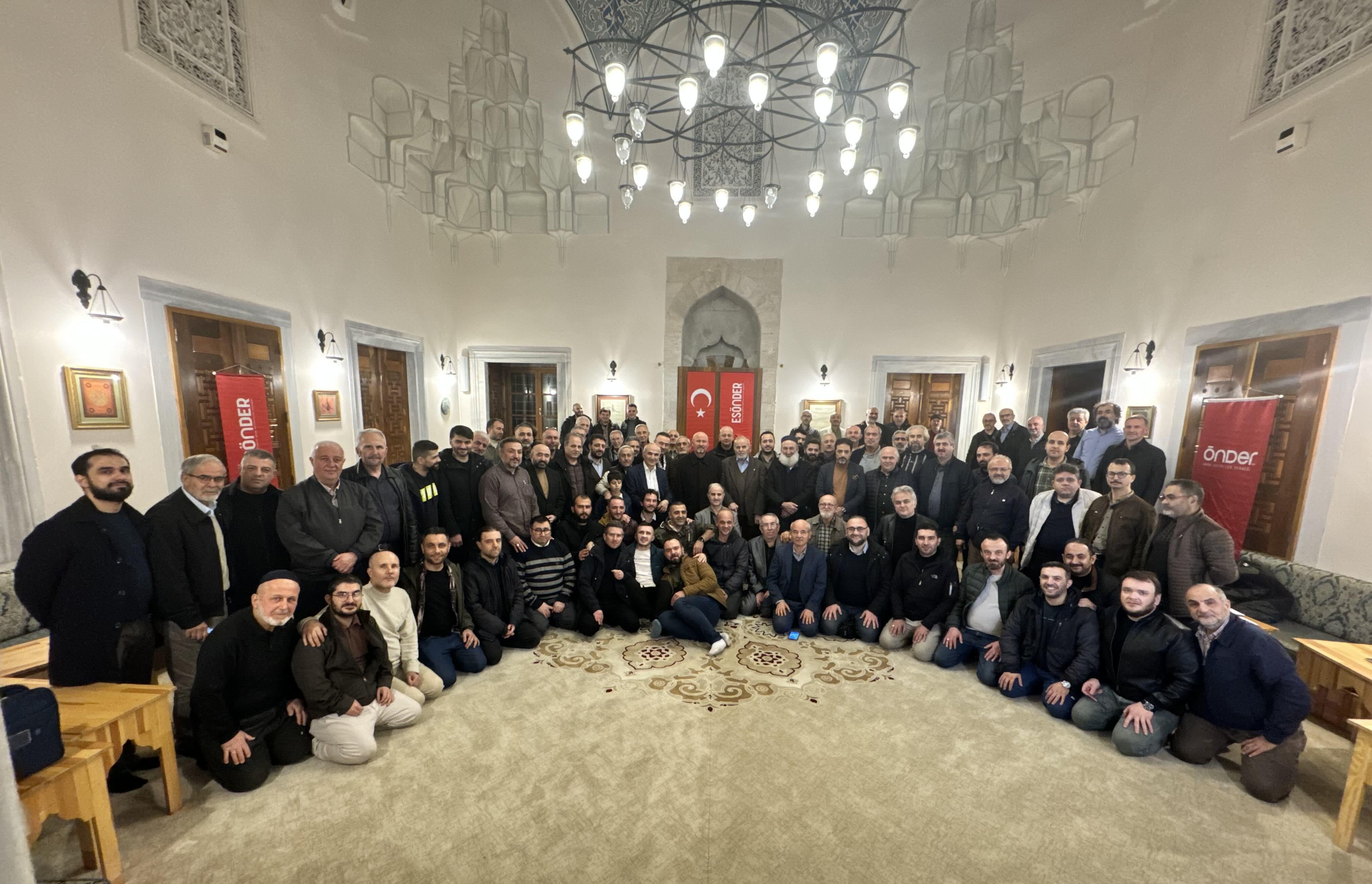 Eyüp İmam Hatip hocaları ve mezunları 9 yıl aranın ardından bir araya geldi