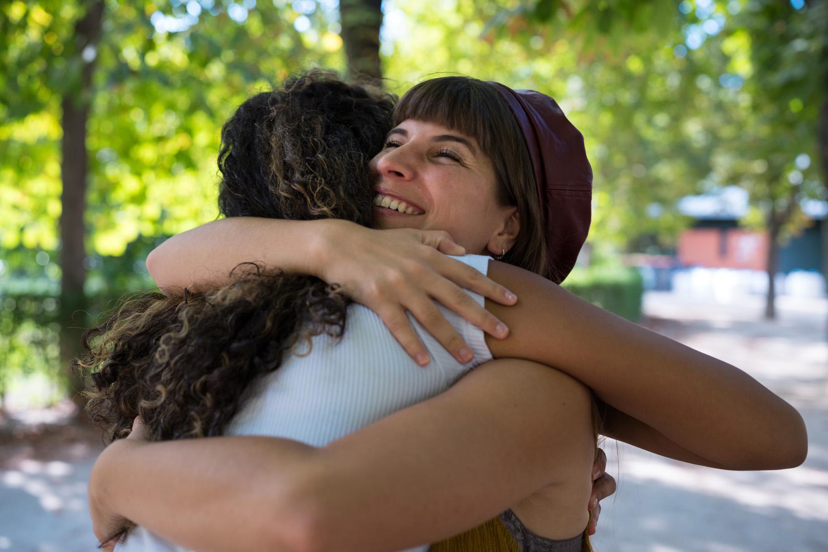 Sarılmanın gizemi! Vücudumuzda neler değişiyor?