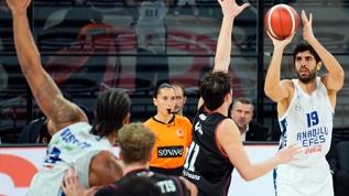 Anadolu Efes'e Burak Can Yıldızlı'dan kötü haber