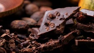 Bitter çikolatanın sırrı! Bilim insanları yaşlanmaya meydan okuyan bileşiği araştırıyor