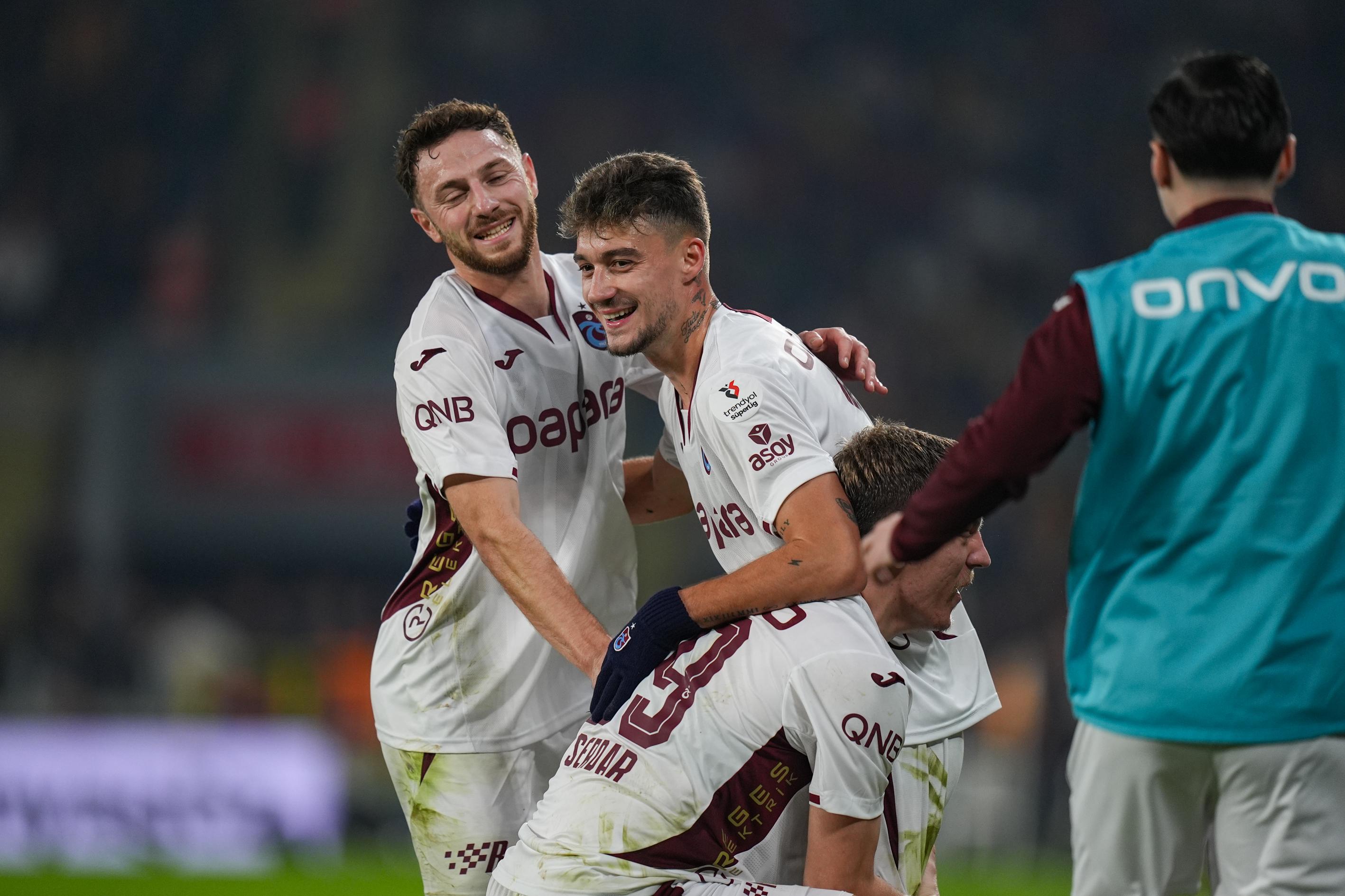 Ernest Muçi Beşiktaş'ı bekliyor