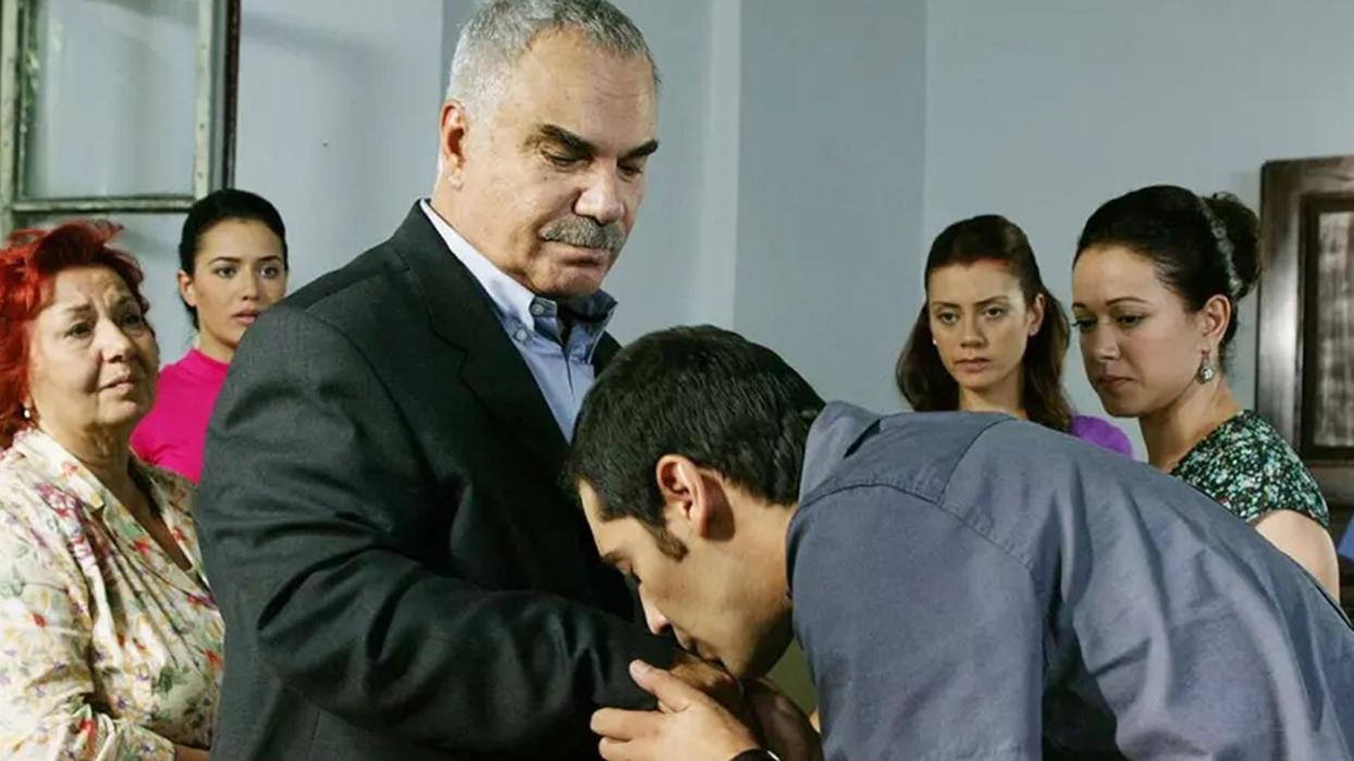 Ne Necla zengin oluyor, ne Leyla anne… İşte Yaprak Dökümü'nün asıl finali!