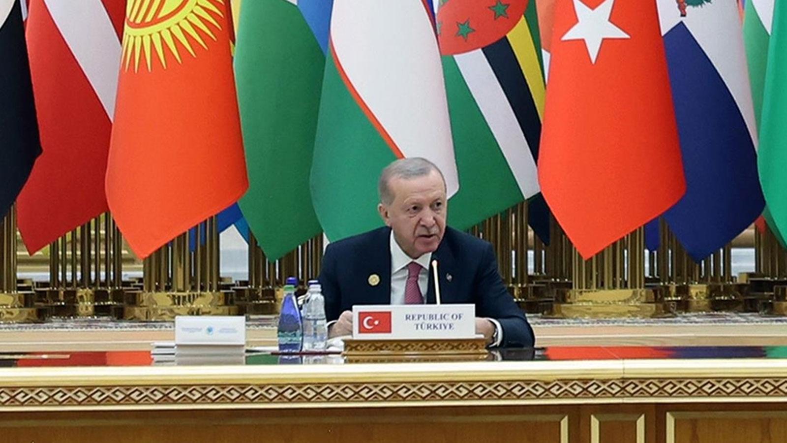 Cumhurbaşkanı Erdoğan Aşkabat'ta: Barış için elimizi taşın altına koymalıyız