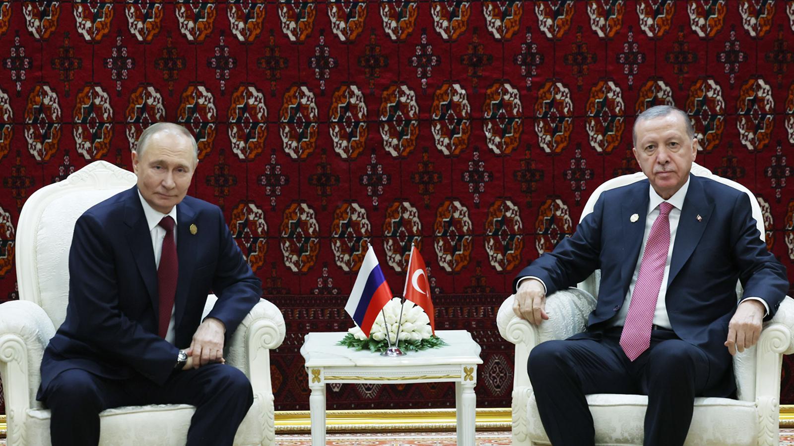 Türkmenistan'da diplomasi trafiği... Cumhurbaşkanı Erdoğan, Putin ve Şerif'le görüştü